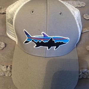 Snap back hat
